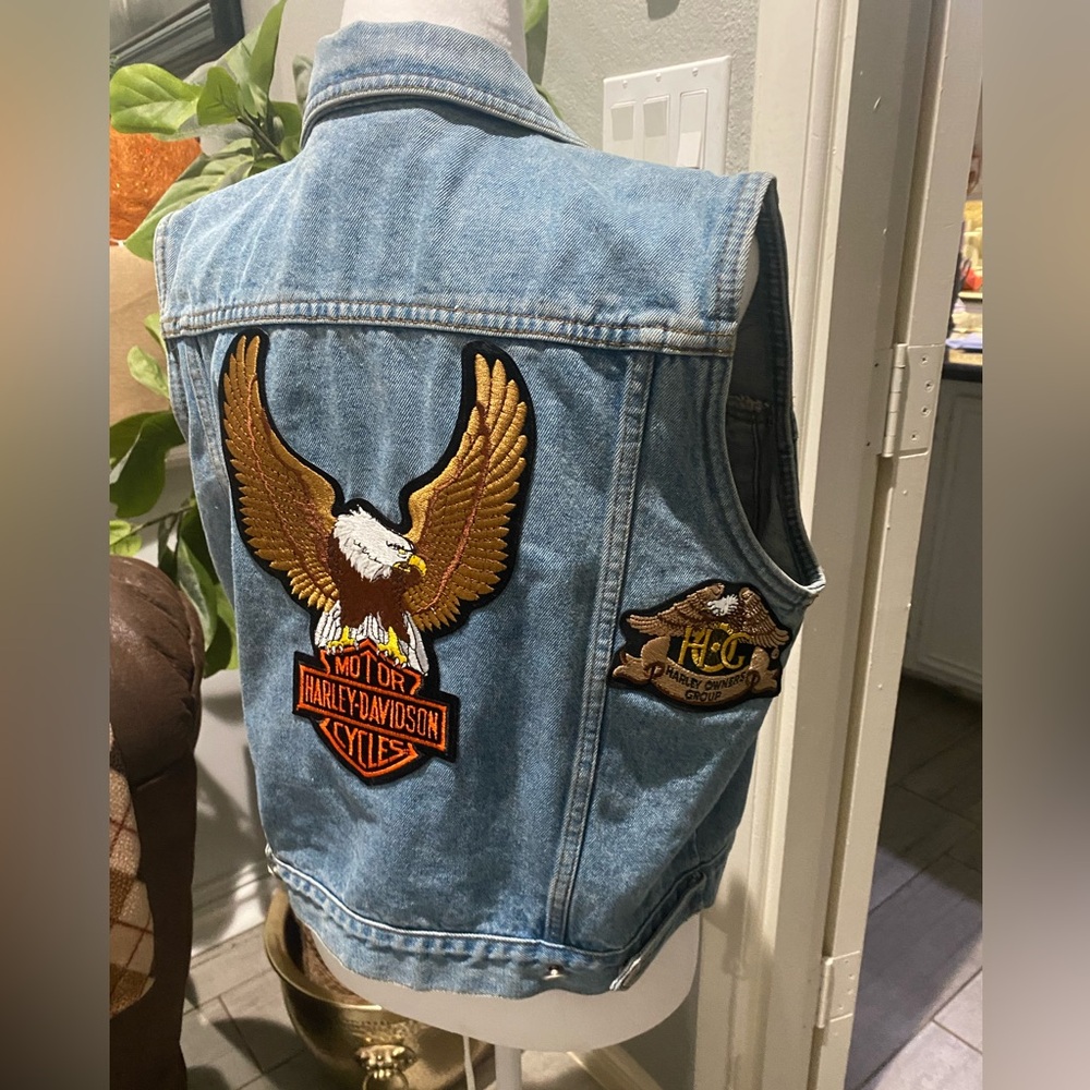 Vintage women’s large Harley Davidson patch denim Bill Blass vest